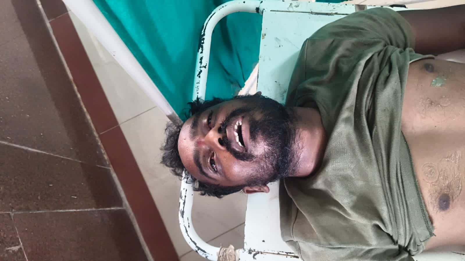 నల్గొండలో విషాదం.. ఫ్లెక్సీ కడుతూ విద్యుత్ షాక్‌తో వ్యక్తి మృతి!
